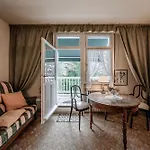 Hedwig - Schwarzwald Mit Thermalbad-naehe & Balkon Mit Bergblick 4*