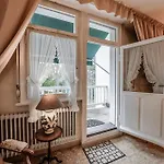 Hedwig - Schwarzwald Mit Thermalbad-naehe & Balkon Mit Bergblick 公寓式酒店 巴登韦勒