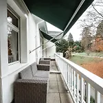 Hedwig - Schwarzwald Mit Thermalbad-naehe & Balkon Mit Bergblick 公寓式酒店 巴登韦勒