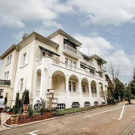 Aparthotel Hedwig - Schwarzwald Mit Thermalbad-naehe & Balkon Mit Bergblick Badenweiler
