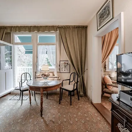 Hedwig - Schwarzwald Mit Thermalbad-naehe & Balkon Mit Bergblick Aparthotel Badenweiler