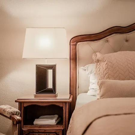 Aparthotel Hedwig - Schwarzwald Mit Thermalbad-naehe & Balkon Mit Bergblick Badenweiler