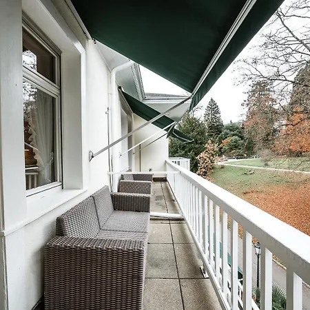 Hedwig - Schwarzwald Mit Thermalbad-naehe & Balkon Mit Bergblick Aparthotel Badenweiler