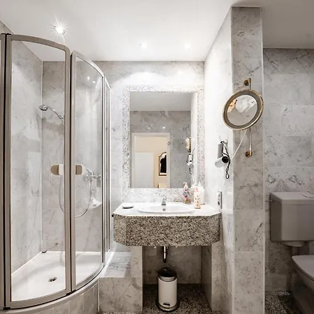 Hedwig - Schwarzwald Mit Thermalbad-naehe & Balkon Mit Bergblick 4* Badenweiler